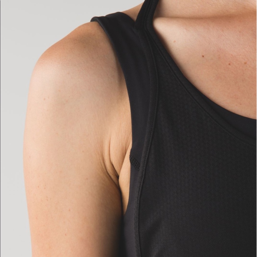 Lululemon All Sport Support Tank. Size 6 - Picture 4 of 7